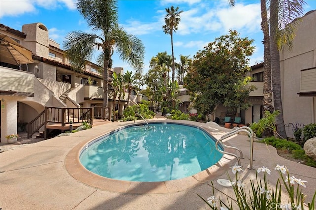 1188 Via Montoya, Camarillo, CA 93010 - outdoor pool featuring a residential view