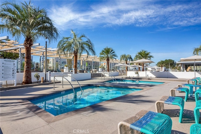 175 Cadence, Irvine, CA 92618 - community pool with a community hot tub and a patio area