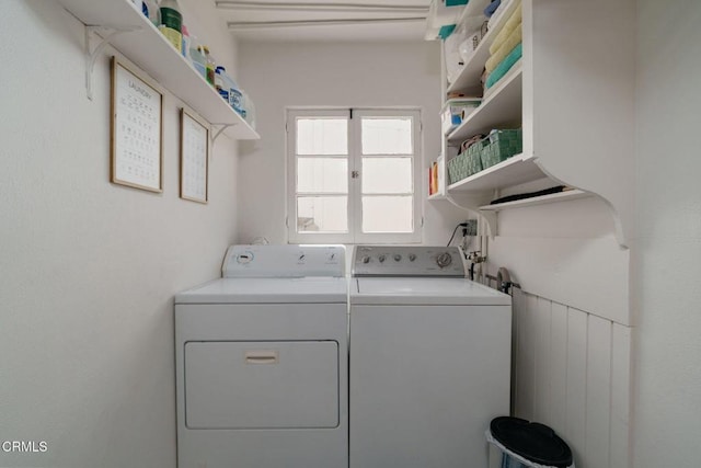 422 Foothill Dr, Fillmore, CA 93015 - laundry area with washer and clothes dryer