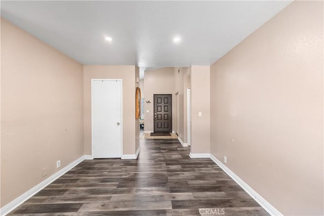 4846 Karling Pl, Palmdale, CA 93552 - unfurnished room featuring dark wood finished floors, recessed lighting, and baseboards