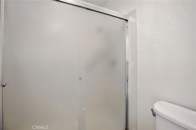 7000 Verdure Way, Elk Grove, CA 95758 - full bathroom with toilet and a stall shower