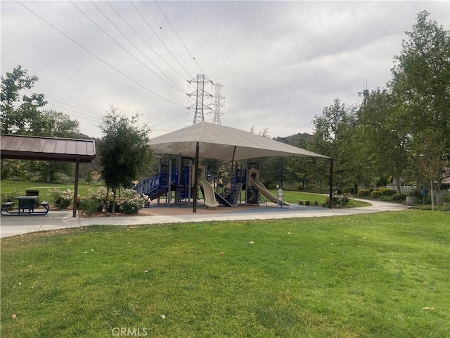 28769 Magnolia Way, Saugus, CA 91390 - communal playground featuring a yard