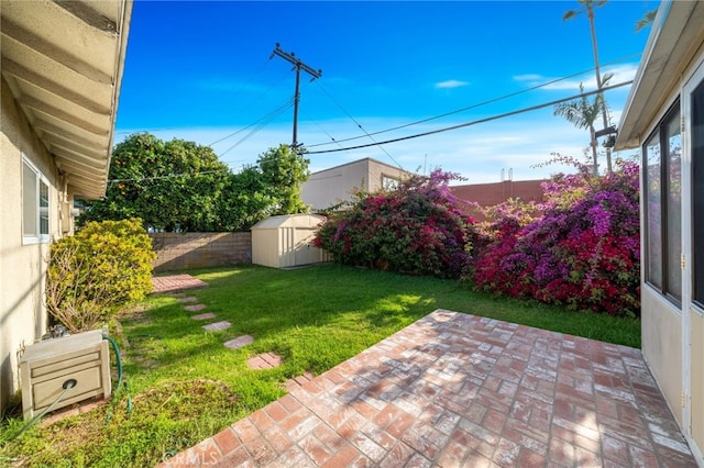 17121 Granada Ln, Huntington Beach, CA 92647 - view of yard with a patio