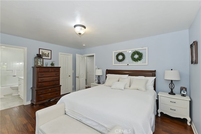 405 Terrace Rd, Lake Arrowhead, CA 92352 - bedroom featuring wood finished floors, ensuite bath, a closet, and baseboards