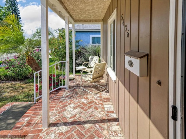 5436 Bonfair Ave, Lakewood, CA 90712 - view of covered porch