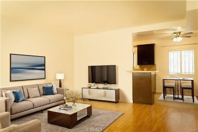 919 E Ln Palma Dr Unit 4, Inglewood, CA 90301 - living area featuring wood finished floors and a ceiling fan
