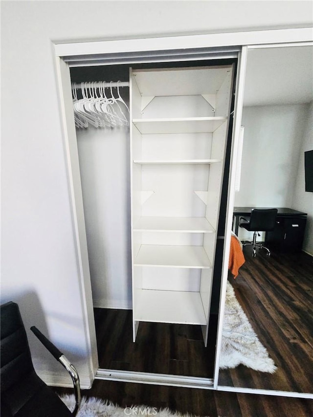 14120 W Willow Ln, Van Nuys, CA 91405 - view of closet