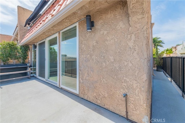 2244 Molino Ave, Signal Hill, CA 90755 - balcony featuring a patio area