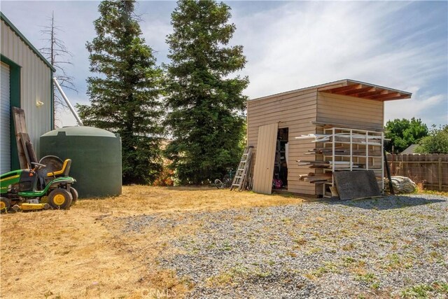 33708 Bronco Ln, Squaw Valley, CA 93675 - view of yard with an outdoor structure
