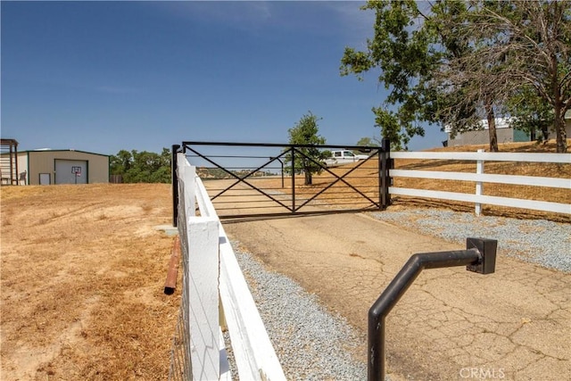 33708 Bronco Ln, Squaw Valley, CA 93675 - view of yard featuring a gate