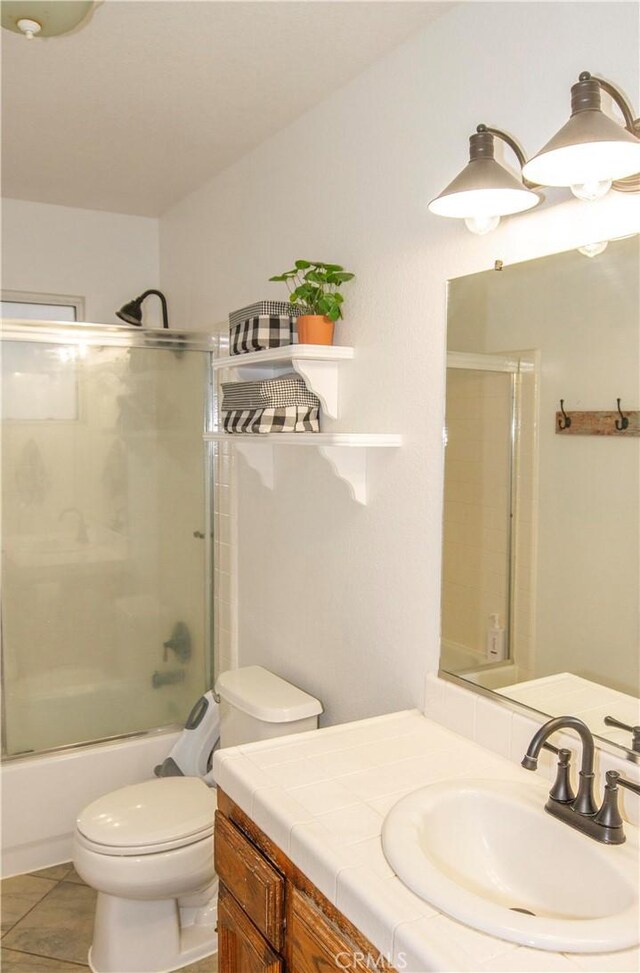 33708 Bronco Ln, Squaw Valley, CA 93675 - bathroom with vanity, toilet, and shower / bath combination with glass door