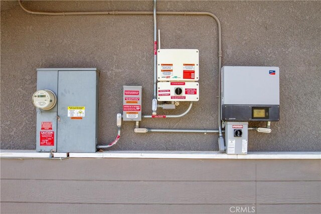 33708 Bronco Ln, Squaw Valley, CA 93675 - exterior view of related energy utilities and stucco siding
