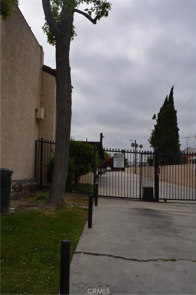 15351 Orange Ave Unit 25, Paramount, CA 90723 - view of gate