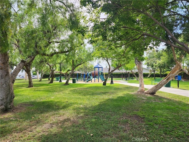 15351 Orange Ave Unit 25, Paramount, CA 90723 - view of grassy yard