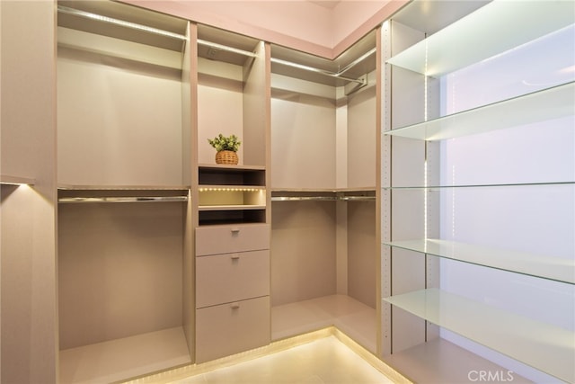121 S Hope St Unit 9, Los Angeles, CA 90012 - view of walk in closet