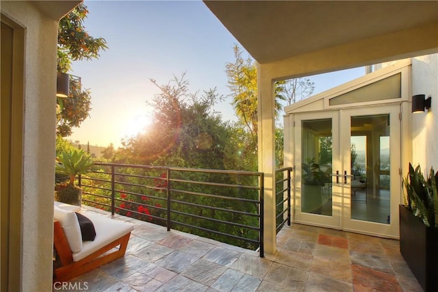 3863 Sherwood Pl, Sherman Oaks, CA 91423 - balcony with french doors