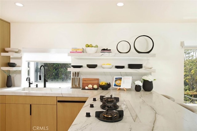 3863 Sherwood Pl, Sherman Oaks, CA 91423 - kitchen with open shelves, a sink, and recessed lighting