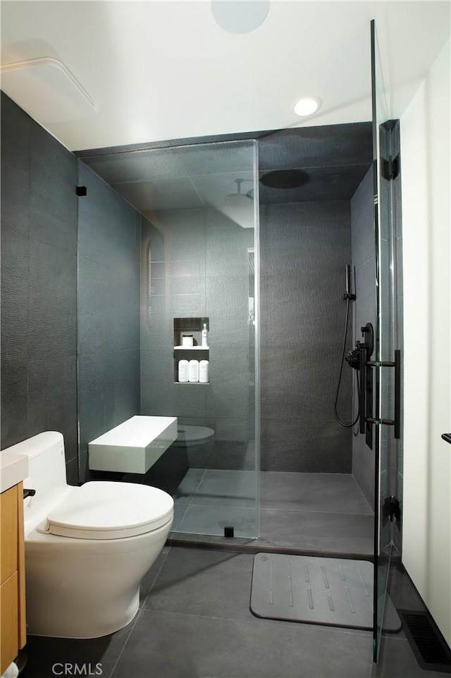 3863 Sherwood Pl, Sherman Oaks, CA 91423 - bathroom with toilet, a shower stall, and vanity