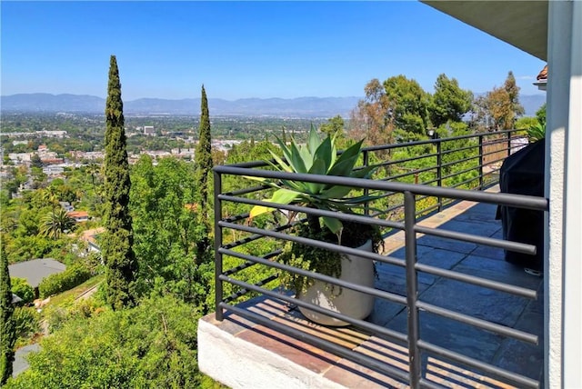 3863 Sherwood Pl, Sherman Oaks, CA 91423 - balcony with a mountain view