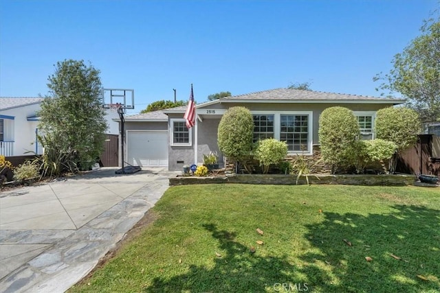2515 Armour Ln, Redondo Beach, CA 90278 - ranch-style home featuring stucco siding, driveway, an attached garage, and a front lawn