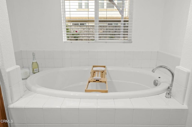 3806 Golden Pond Dr, Camarillo, CA 93012 - full bath with a garden tub