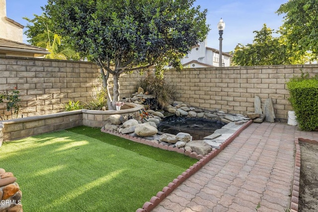 3806 Golden Pond Dr, Camarillo, CA 93012 - view of yard