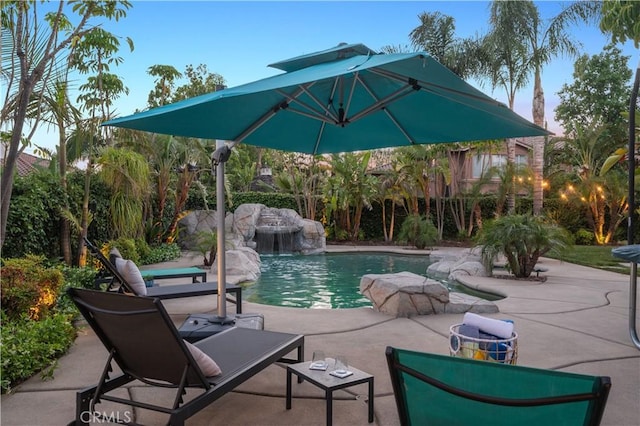 2229 N 3rd Ave, Upland, CA 91784 - swimming pool with a patio