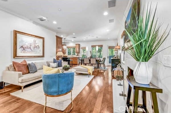 638 Sierra Madre Blvd Unit D, Sierra Madre, CA 91024 - living area featuring wood finished floors and recessed lighting