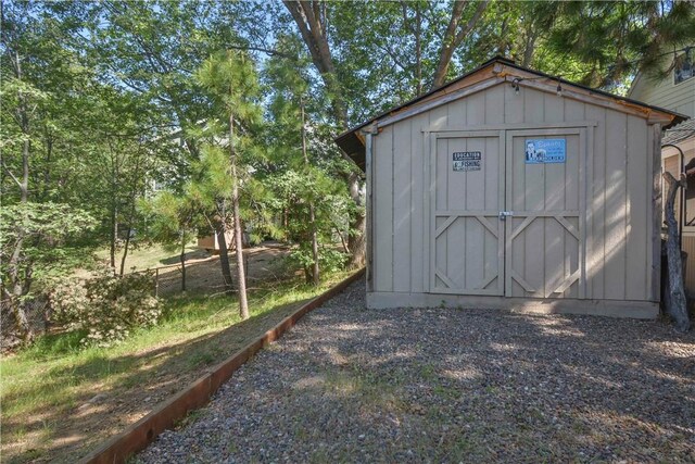 1353 Golden Rule Ln, Lake Arrowhead, CA 92352 - view of shed