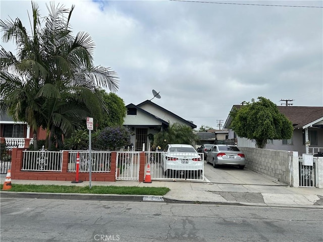 2607 E 135th St, Compton, CA 90222 - view of front of property with a fenced front yard and a gate