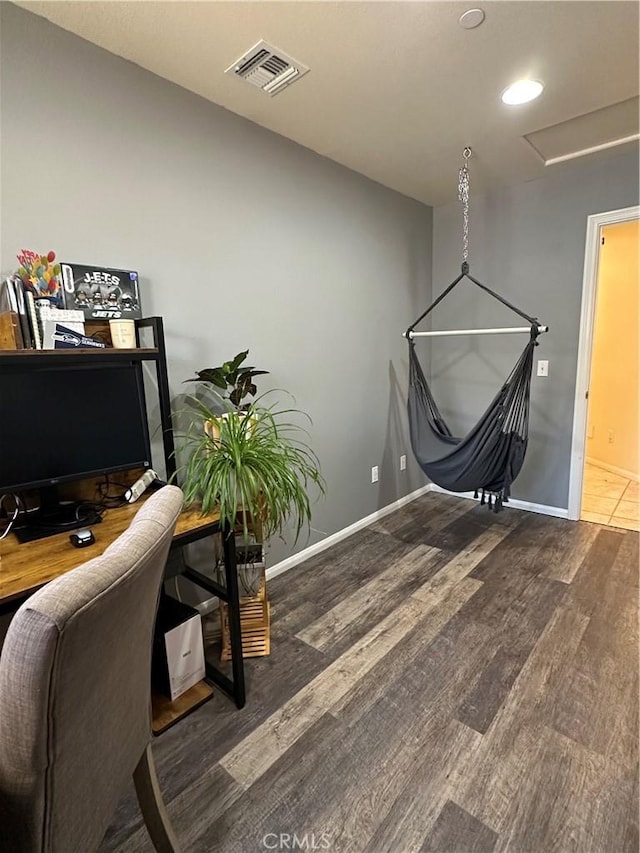 8843 San Diego Dr, Yucca Valley, CA 92284 - office space featuring wood finished floors and baseboards