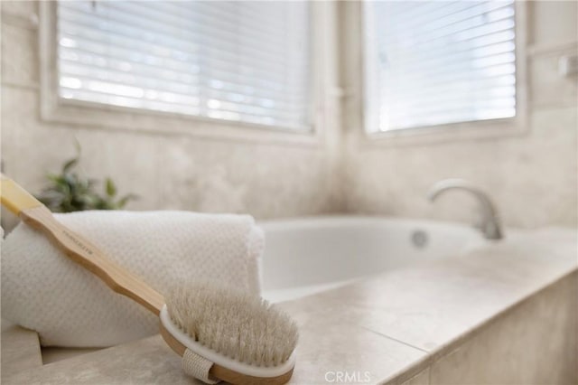 16 Vitale Ln, Lake Forest, CA 92610 - bathroom with a bath