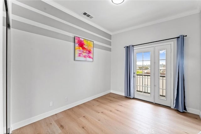 1960 Chariton St, Los Angeles, CA 90034 - unfurnished room featuring crown molding, light wood-type flooring, and baseboards