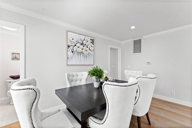 1960 Chariton St, Los Angeles, CA 90034 - dining space with baseboards, ornamental molding, recessed lighting, and wood finished floors