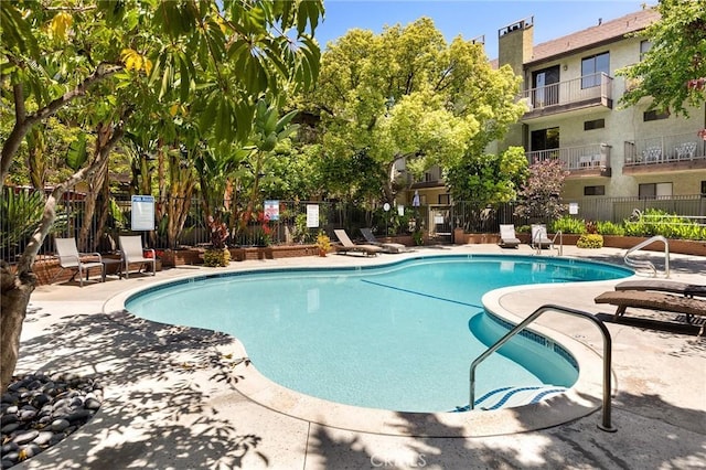 330 Cordova St Unit 322, Pasadena, CA 91101 - community pool featuring a patio