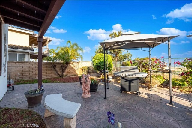 668 Corte Sol, Camarillo, CA 93010 - fenced backyard with a gazebo and a patio area