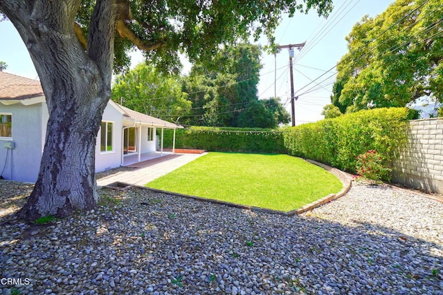 513 E Comstock Ave, Glendora, CA 91741 - fenced backyard featuring a patio