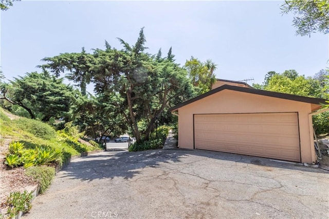 11811 Louise Ave, Granada Hills, CA 91344 - view of detached garage