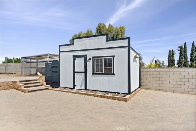 5080 Pinto Pl, Norco, CA 92860 - view of outbuilding featuring a fenced backyard