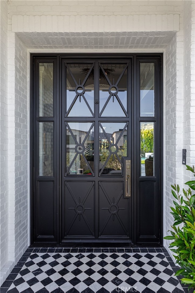 1110 Kings Rd, Newport Beach, CA 92663 - property entrance with brick siding