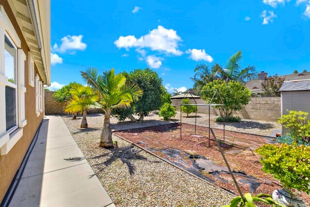 907 Rockwell Springs Ct, Escondido, CA 92025 - view of fenced backyard