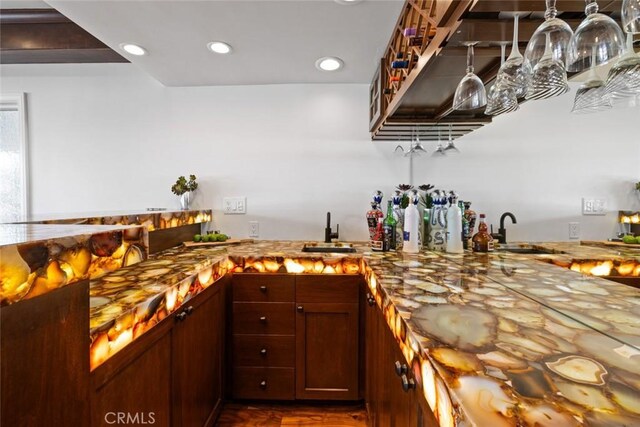 218 Evening Star Ln, Newport Beach, CA 92660 - indoor wet bar featuring recessed lighting