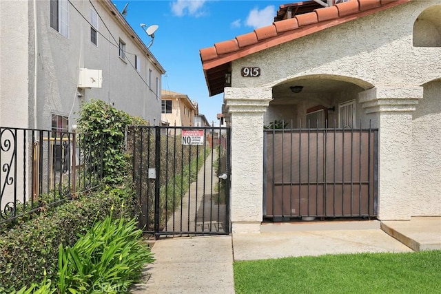 915 Carob Way Unit 2, Montebello, CA 90640 - view of gate
