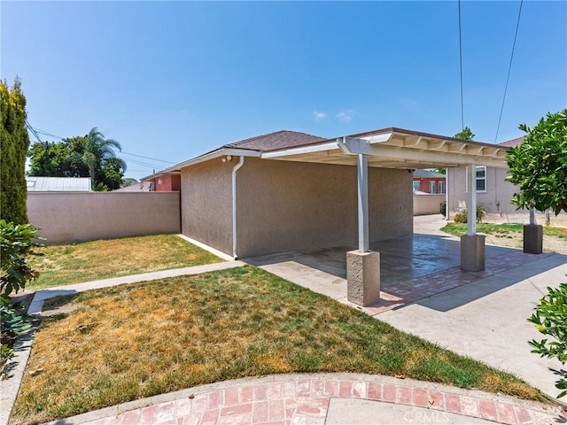 1032 W R St, Wilmington, CA 90744 - view of yard featuring a patio area