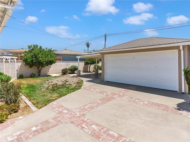 1032 W R St, Wilmington, CA 90744 - single story home featuring a garage and stucco siding