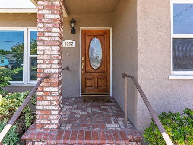 1032 W R St, Wilmington, CA 90744 - entrance to property featuring stucco siding