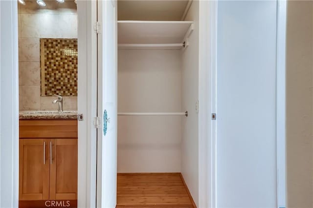 421 S La Fayette Park Pl Unit 701, Los Angeles, CA 90057 - closet with a sink