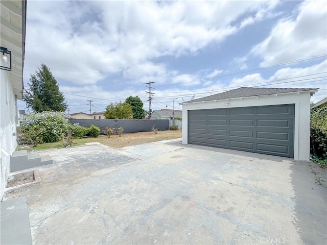 1976 E 112th St, Los Angeles, CA 90059 - view of detached garage
