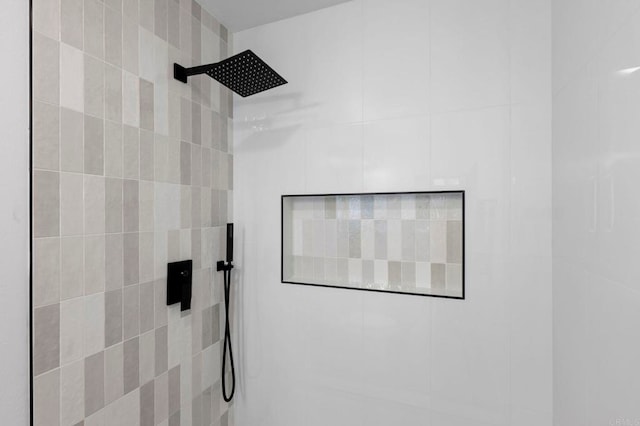 3581 Cameo Dr Unit 35, Oceanside, CA 92056 - bathroom view of tiled shower