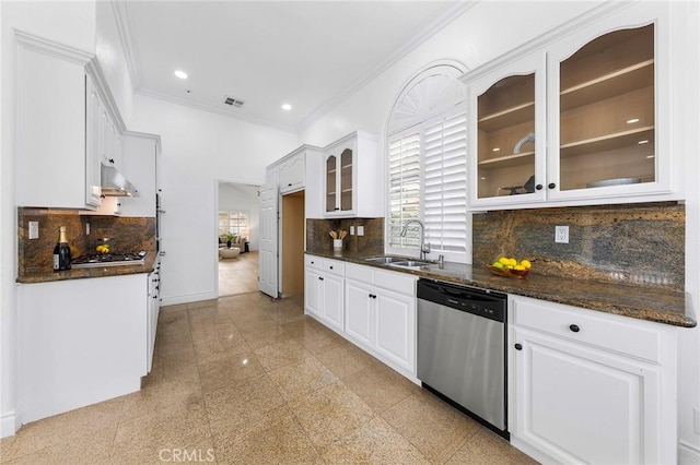 14121 Exeter Ct, Fontana, CA 92336 - kitchen featuring stainless steel appliances, under cabinet range hood, a sink, crown molding, and glass insert cabinets